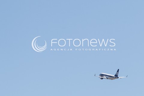  07.06.2018 LOTNISKO RZESZOW JASIONKA<br />ODLOT REPREZENTACJI POLSKI PILKARZY PO ZGRUPOWANIU W ARLAMOWIE NA MECZ DO POZNANIA <br />N/Z SAMOLOT POLSKIE LINIE PLL LOT EMBRAER 175 REJESTRACJA SP-LIN<br /> 