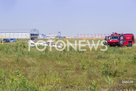  09.06.2018 LOTNISKO RZESZOW JASIONKA <br />WYPADEK UKRAINSKIEGO SAMOLOTU VAN'S AIRCRAFT RV-10 NA LOTNISKU RZESZOW JASIONKA. TRZY OSOBY ZOSTALY RANNE I PRZETRANSPORTOWANE SMIGLOWCEM DO SZPITALA W RZESZOWIE<br />N/Z SAMOLOT RV-10 REJESTRACJA UR-PMAV<br /> 