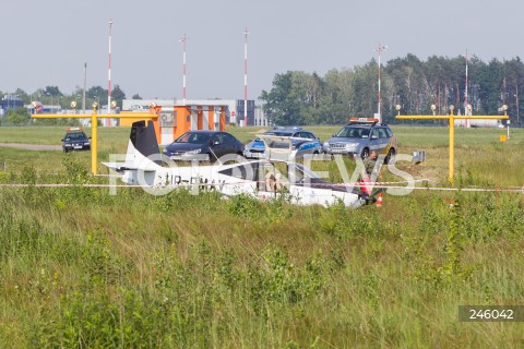  09.06.2018 LOTNISKO RZESZOW JASIONKA <br />WYPADEK UKRAINSKIEGO SAMOLOTU VAN'S AIRCRAFT RV-10 NA LOTNISKU RZESZOW JASIONKA. TRZY OSOBY ZOSTALY RANNE I PRZETRANSPORTOWANE SMIGLOWCEM DO SZPITALA W RZESZOWIE<br />N/Z SAMOLOT RV-10 REJESTRACJA UR-PMAV<br /> 