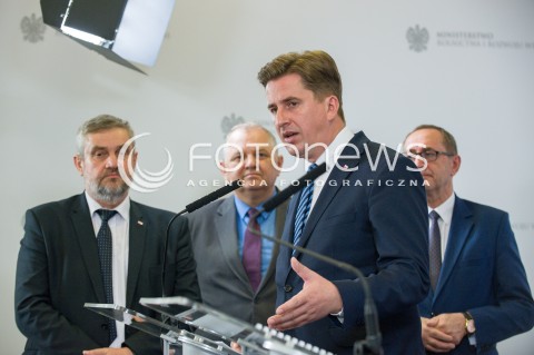  22.06.2018 WARSZAWA<br />KONFERENCJA NA TEMAT SUSZY W MINISTERSTWIE ROLNICTWA<br />N/Z JAN KRZYSZTOF ARDANOWSKI RAFAL ROMANOWSKI RYSZARD ZARUDZKI JACEK BOGUCKI<br /> 