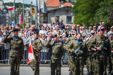  24.06.2018 GDYNIA<br />SWIETO MARYNARKI WOJENNEJ RP Z UDZIALEM PREZYDENTA ANDRZEJA DUDY <br />N/Z WIDZOWIE ZEBRANI PODCZAS DEFILADY<br /> 