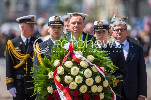  24.06.2018 GDYNIA<br />SWIETO MARYNARKI WOJENNEJ RP Z UDZIALEM PREZYDENTA ANDRZEJA DUDY <br />N/Z PREZYDENT RP ANDRZEJ DUDA SKLADA KWIATY POD POMNIKIEM POLSKI MORSKIEJ<br /> 