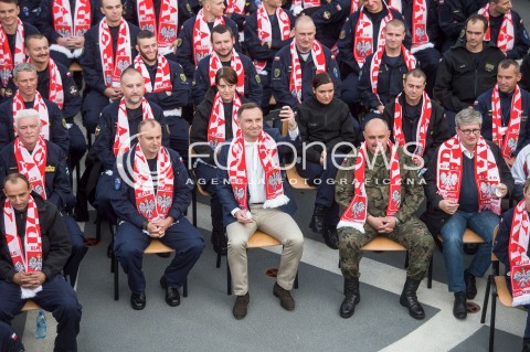  24.06.2018 GDYNIA<br />PREZYDENT ANDRZEJ DUDA KIBICUJE REPREZENTACJI POLSKI W MECZU Z KOLUMBIA NA ORP KAZIMIERZ PULASKI W GDYNI<br />N/Z DOWODCA ORP PULASKI PAWEL WERNER GENERAL JAROSLAW MIKA PREZYDENT ANDRZEJ DUDA PAWEL SOLOCH<br /> 