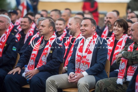  24.06.2018 GDYNIA<br />PREZYDENT ANDRZEJ DUDA KIBICUJE REPREZENTACJI POLSKI W MECZU Z KOLUMBIA NA ORP KAZIMIERZ PULASKI W GDYNI<br />N/Z DOWODCA ORP PULASKI PAWEL WERNER PREZYDENT ANDRZEJ DUDA<br /> 