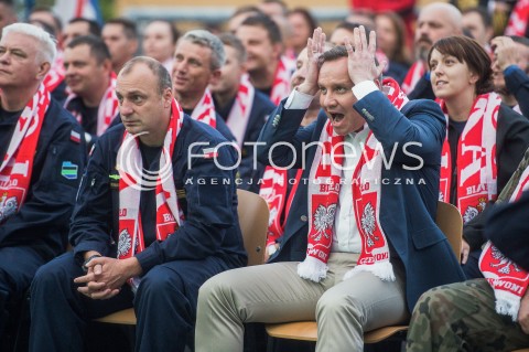 Prezydent RP Andrzej Duda kibicuje piłkarzom w Gdyni