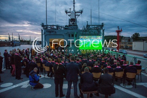  24.06.2018 GDYNIA<br />PREZYDENT ANDRZEJ DUDA KIBICUJE REPREZENTACJI POLSKI W MECZU Z KOLUMBIA NA ORP KAZIMIERZ PULASKI W GDYNI<br />N/Z PREZYDENT ANDRZEJ DUDA OGLADA MECZ REPREZENTACJI POLSKI Z KOLUMBIA<br /> 
