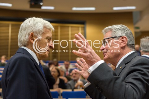  25.06.2018 WARSZAWA<br />KONFERENCJA NASZA EUROPA POKOJU I TOLERANCJI<br />N/Z JERZY BUZEK JOACHIM GAUCK<br /> 