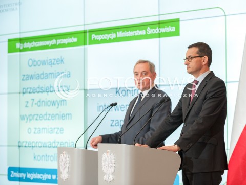  26.06.2018 WARSZAWA<br />KONFERENCJA ZMIANY LEGISLACYJNE W ZAKRESIE GOSPODAROWANIA ODPADAMI<br />N/Z PREMIER MATEUSZ MORAWIECKI HENRYK KOWALCZYK<br /> 