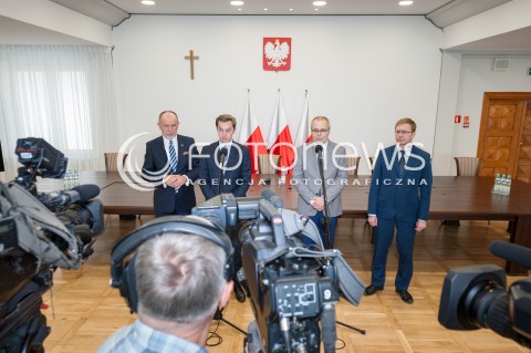  29.06.2018 WARSZAWA<br />KONFERENCJA KOMISJI DO SPRAW REPRYWATYZACJI NIERUCHOMOSCI<br />N/Z SEBASTIAN KALETA JAN MOSINSKI PAWEL LISIECKI LUKASZ KONDRATKO<br /> 