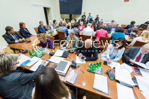  02.07.2018 WARSZAWA SEJM <br />POSIEDZENIE KOMISJI POLITYKI SPOLECZNEJ<br />PRACE NAD ZAOSTRZENIEM PRAWA ABORCYJNEGO <br />N/Z UCZESTNICY WYDARZENIA JANUSZ SNIADEK BERNADETA KRYNICKA<br /> 