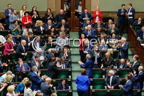  03.07.2018 WARSZAWA SEJM <br />POSIEDZENIE SEJMU <br />GLOSOWANIE NAD WNIOSKIEM O ODWOLANIE MARSZALKA MARKA KUCHCINSKIEGO <br />N/Z MAREK KUCHCINSKI POSLOWIE BRAWA GRATULACJE<br /> 