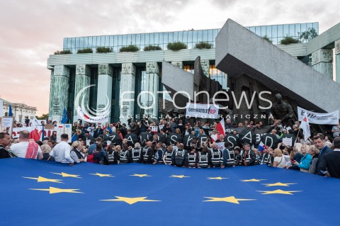 Protest pod Sądem Najwyższym w Warszawie