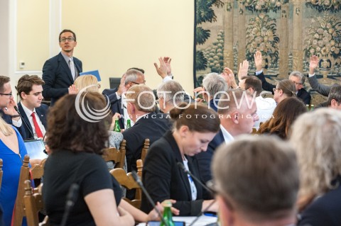  19.07.2018 WARSZAWA SEJM<br />POSIEDZENIE SEJMU<br />KOMISJA SPRAWIEDLIWOSCI I PRAW CZLOWIEKA<br />N/Z POSLOWIE<br /> 