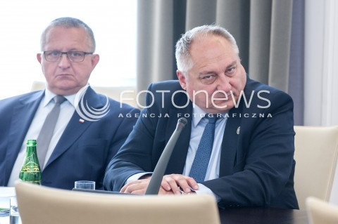  24.07.2018 WARSZAWA<br />POSIEDZENIE KOMISJI PARLAMENTARNYCH<br />SENACKA KOMISJA USTAWODAWCZA<br />N/Z ANDRZEJ MISIOLEK MICHAL POTOCZNY<br /> 