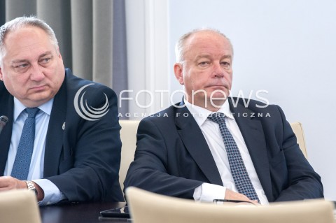  24.07.2018 WARSZAWA<br />POSIEDZENIE KOMISJI PARLAMENTARNYCH<br />SENACKA KOMISJA USTAWODAWCZA<br />N/Z WOJCIECH PIECHA MICHAL POTOCZNY<br /> 