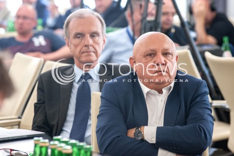  24.07.2018 WARSZAWA<br />POSIEDZENIE KOMISJI PARLAMENTARNYCH<br />SENACKA KOMISJA USTAWODAWCZA<br />N/Z BOGDAN KLICH PIOTR ZIENTARSKI<br /> 