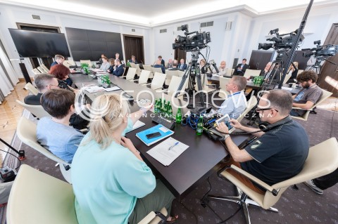  24.07.2018 WARSZAWA<br />POSIEDZENIE KOMISJI PARLAMENTARNYCH<br />N/Z SENACKA KOMISJA USTAWODAWCZA<br /> 