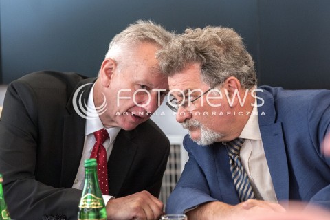  24.07.2018 WARSZAWA<br />POSIEDZENIE KOMISJI PARLAMENTARNYCH<br />SENACKA KOMISJA USTAWODAWCZA<br />N/Z STANISLAW GOGACZ ZBIGNIEW CICHON<br /> 