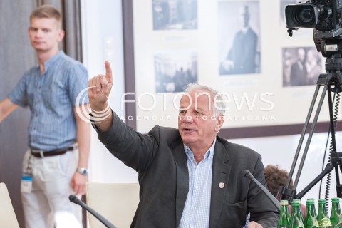  24.07.2018 WARSZAWA<br />POSIEDZENIE KOMISJI PARLAMENTARNYCH<br />SENACKA KOMISJA USTAWODAWCZA<br />N/Z JAN RULEWSKI<br /> 