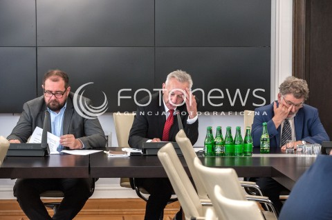  24.07.2018 WARSZAWA<br />POSIEDZENIE KOMISJI PARLAMENTARNYCH<br />SENACKA KOMISJA USTAWODAWCZA<br />N/Z ALEKSANDER POCIEJ STANISLAW GOGACZ ZBIGNIEW CICHON<br /> 