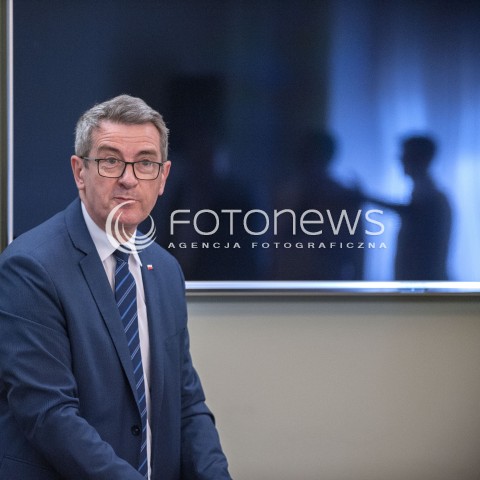  24.07.2018 WARSZAWA<br />POSIEDZENIE KOMISJI PARLAMENTARNYCH<br />KOMISJA DO SPRAW NIEPRAWIDLOWOSCI W VAT KOMISJA SLEDCZA DO ZBADANIA PRAWIDLOWOSCI I LEGALNOSCI DZIALAN ORAZ WYSTEPOWANIA ZANIEDBAN I ZANIECHAN ORGANOW I INSTYTUCJI PUBLICZNYCH W ZAKRESIE ZAPEWNIENIA DOCHODOW SKARBU PANSTWA Z TYTULU PODATKOW OD TOWAROW I USLUG I PODATKU AKCYZOWEGO W OKRESIE OD GRUDNIA 2007 R. DO LISTOPADA 2015 R.<br />N/Z WOJCIECH MURDZEK<br /> 