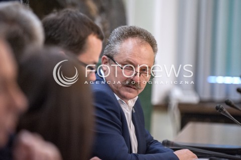  24.07.2018 WARSZAWA<br />POSIEDZENIE KOMISJI PARLAMENTARNYCH<br />KOMISJA DO SPRAW NIEPRAWIDLOWOSCI W VAT KOMISJA SLEDCZA DO ZBADANIA PRAWIDLOWOSCI I LEGALNOSCI DZIALAN ORAZ WYSTEPOWANIA ZANIEDBAN I ZANIECHAN ORGANOW I INSTYTUCJI PUBLICZNYCH W ZAKRESIE ZAPEWNIENIA DOCHODOW SKARBU PANSTWA Z TYTULU PODATKOW OD TOWAROW I USLUG I PODATKU AKCYZOWEGO W OKRESIE OD GRUDNIA 2007 R. DO LISTOPADA 2015 R.<br />N/Z MAREK JAKUBIAK<br /> 