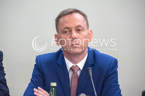  24.07.2018 WARSZAWA<br />POSIEDZENIE KOMISJI PARLAMENTARNYCH<br />KOMISJA DO SPRAW NIEPRAWIDLOWOSCI W VAT KOMISJA SLEDCZA DO ZBADANIA PRAWIDLOWOSCI I LEGALNOSCI DZIALAN ORAZ WYSTEPOWANIA ZANIEDBAN I ZANIECHAN ORGANOW I INSTYTUCJI PUBLICZNYCH W ZAKRESIE ZAPEWNIENIA DOCHODOW SKARBU PANSTWA Z TYTULU PODATKOW OD TOWAROW I USLUG I PODATKU AKCYZOWEGO W OKRESIE OD GRUDNIA 2007 R. DO LISTOPADA 2015 R.<br />N/Z ZBIGNIEW KONWINSKI<br /> 