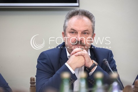  24.07.2018 WARSZAWA<br />POSIEDZENIE KOMISJI PARLAMENTARNYCH<br />KOMISJA DO SPRAW NIEPRAWIDLOWOSCI W VAT KOMISJA SLEDCZA DO ZBADANIA PRAWIDLOWOSCI I LEGALNOSCI DZIALAN ORAZ WYSTEPOWANIA ZANIEDBAN I ZANIECHAN ORGANOW I INSTYTUCJI PUBLICZNYCH W ZAKRESIE ZAPEWNIENIA DOCHODOW SKARBU PANSTWA Z TYTULU PODATKOW OD TOWAROW I USLUG I PODATKU AKCYZOWEGO W OKRESIE OD GRUDNIA 2007 R. DO LISTOPADA 2015 R.<br />N/Z MAREK JAKUBIAK<br /> 