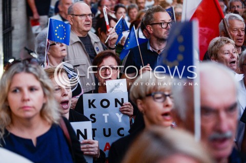  24.07.2018 GDANSK<br />DEMONSTRACJA KOD POD SADEM OKREGOWYM W GDANSKU<br />N/Z TLUM MANIFESTUJACYCH<br /> 