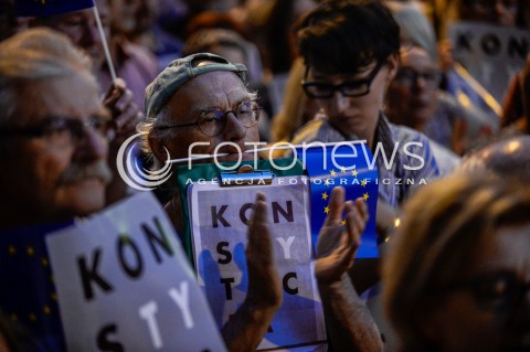 24.07.2018 GDANSK<br />DEMONSTRACJA KOD POD SADEM OKREGOWYM W GDANSKU<br />N/Z MANIFESTUJACY<br /> 