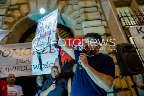  24.07.2018 GDANSK<br />DEMONSTRACJA KOD POD SADEM OKREGOWYM W GDANSKU<br />N/Z MANIFESTUJACY<br /> 