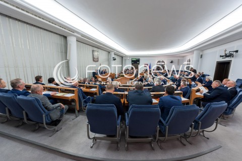  25.07.2018 WARSZAWA SENAT<br />POSIEDZENIE SENATU<br />GLOSOWANIE NAD PROJEKTEM REFERENDUM<br />N/Z SENATOROWIE SALA PLENARNA PAWEL MUCHA STANISLAW KARCZEWSKI<br /> 