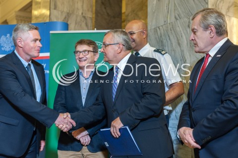  25.07.2018 WARSZAWA <br />INAUGURACJA AKCJI Z KULTURA W DRODZE<br />N/Z ANDRZEJ ADAMCZYK PIOTR GLINSKI ALVIN GAJADHUR GLOWNY INSPEKTOR TRANSPORTU DROGOWEGO MIROSLAW ZIENTARZEWSKI DYREKTOR MUZEUM TECHNIKI DARIUSZ KOWALSKI<br /> 