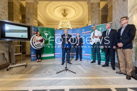  25.07.2018 WARSZAWA <br />INAUGURACJA AKCJI Z KULTURA W DRODZE<br />N/Z ANDRZEJ ADAMCZYK PIOTR GLINSKI ALVIN GAJADHUR GLOWNY INSPEKTOR TRANSPORTU DROGOWEGO MIROSLAW ZIENTARZEWSKI DYREKTOR MUZEUM TECHNIKI DARIUSZ KOWALSKI<br /> 