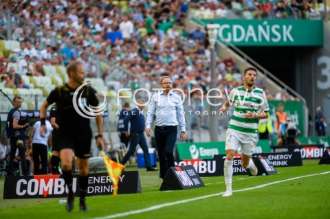  27.07.2018 GDANSK<br />
PILKA NOZNA - EKSTRAKLASA SEZON 2018/2019<br />
MECZ LECHIA GDANSK -  SLASK WROCLAW<br />
N/Z TRENER PIOTR STOKOWIEC SYLWETKA<br />
 