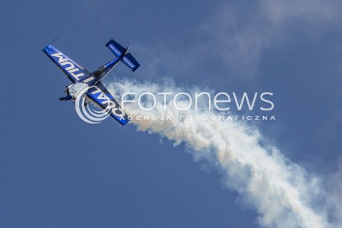  28.07.2018 MIELEC <br />IV PODKARPACKIE POKAZY LOTNICZE<br />N/Z SAMOLOT AKROBACYJNY EXTRA 300 - PILOT MACIEJ POSPIESZYNSKI<br /> 