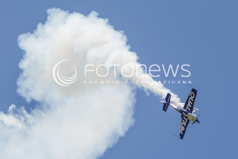  28.07.2018 MIELEC <br />IV PODKARPACKIE POKAZY LOTNICZE<br />N/Z SAMOLOT AKROBACYJNY EXTRA 300 - PILOT MACIEJ POSPIESZYNSKI<br /> 