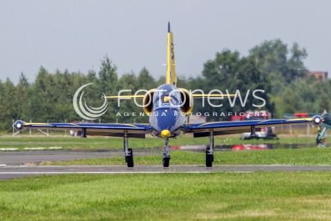  28.07.2018 MIELEC <br />IV PODKARPACKIE POKAZY LOTNICZE<br />N/Z LOTEWSKI ZESPOL AKROBACYJNY BALTIC BEES - SAMOLOT L-39 ALBATROS<br /> 