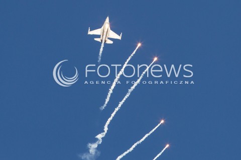  28.07.2018 MIELEC <br />IV PODKARPACKIE POKAZY LOTNICZE<br />N/Z SAMOLOT MYSLIWIEC F16 FIGHTING FALCON NALEZACY DO POLSKIE SILY POWIETRZNE RP NR BOCZNY 4055<br /> 