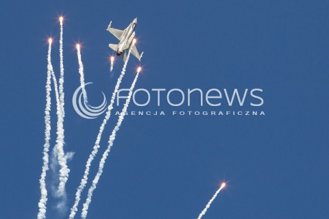  28.07.2018 MIELEC <br />IV PODKARPACKIE POKAZY LOTNICZE<br />N/Z SAMOLOT MYSLIWIEC F16 FIGHTING FALCON NALEZACY DO POLSKIE SILY POWIETRZNE RP NR BOCZNY 4055<br /> 