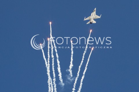  28.07.2018 MIELEC <br />IV PODKARPACKIE POKAZY LOTNICZE<br />N/Z SAMOLOT MYSLIWIEC F16 FIGHTING FALCON NALEZACY DO POLSKIE SILY POWIETRZNE RP NR BOCZNY 4055<br /> 