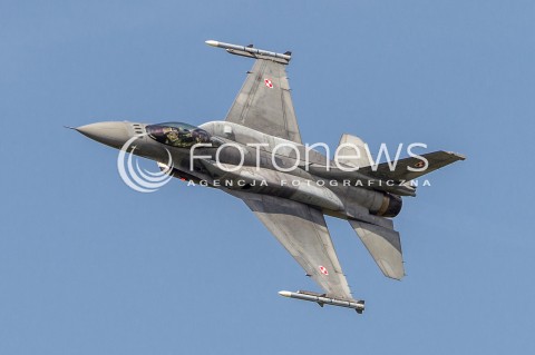  28.07.2018 MIELEC <br />IV PODKARPACKIE POKAZY LOTNICZE<br />N/Z SAMOLOT MYSLIWIEC F16 FIGHTING FALCON NALEZACY DO POLSKIE SILY POWIETRZNE RP NR BOCZNY 4055<br /> 