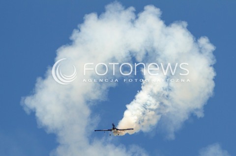  28.07.2018 MIELEC <br />IV PODKARPACKIE POKAZY LOTNICZE<br />N/Z SAMOLOT AKROBACYJNY EXTRA 300 - PILOT MACIEJ POSPIESZYNSKI<br /> 