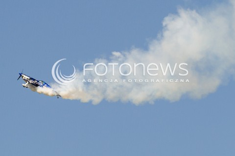  28.07.2018 MIELEC <br />IV PODKARPACKIE POKAZY LOTNICZE<br />N/Z SAMOLOT AKROBACYJNY EXTRA 300 - PILOT MACIEJ POSPIESZYNSKI<br /> 