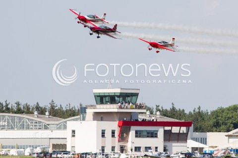  28.07.2018 MIELEC <br />IV PODKARPACKIE POKAZY LOTNICZE<br />N/Z POLSKI ZESPOL AKROBACYJNY FIREBIRDS LATAJACY NA SAMOLOTACH EXTRA 330<br /> 