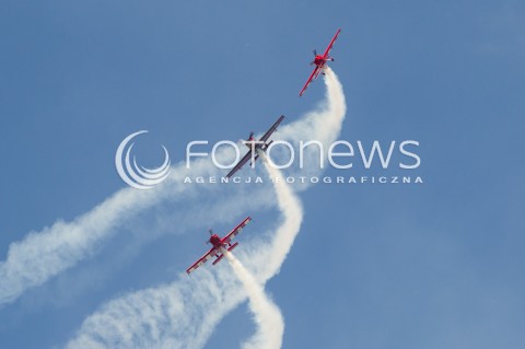  28.07.2018 MIELEC <br />IV PODKARPACKIE POKAZY LOTNICZE<br />N/Z POLSKI ZESPOL AKROBACYJNY FIREBIRDS LATAJACY NA SAMOLOTACH EXTRA 330<br /> 
