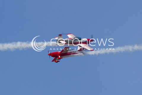  28.07.2018 MIELEC <br />IV PODKARPACKIE POKAZY LOTNICZE<br />N/Z POLSKI ZESPOL AKROBACYJNY FIREBIRDS LATAJACY NA SAMOLOTACH EXTRA 330<br /> 