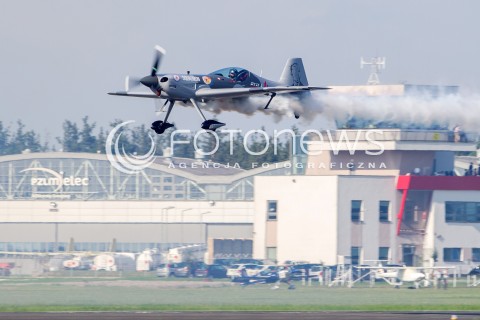  28.07.2018 MIELEC <br />IV PODKARPACKIE POKAZY LOTNICZE<br />N/Z SAMOLOT AKROBACYJNY XTREME AIR SBACH 300 ( PILOT ARTUR KIELAK ) REJESTRACJA SP-EED<br /> 