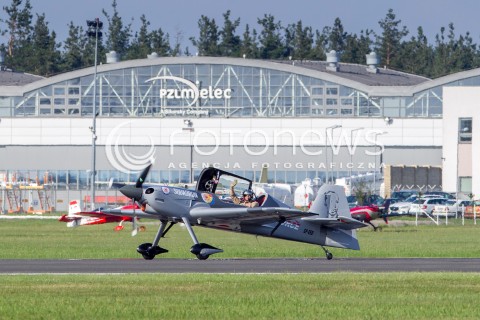  28.07.2018 MIELEC <br />IV PODKARPACKIE POKAZY LOTNICZE<br />N/Z SAMOLOT AKROBACYJNY XTREME AIR SBACH 300 ( PILOT ARTUR KIELAK ) REJESTRACJA SP-EED<br /> 