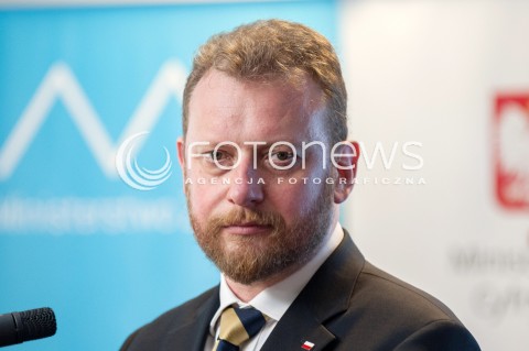  30.07.2018 WARSZAWA<br />KONFERENCJA MINISTROW ZDROWIA I CYFRYZACJI RODZICU ZAREJESTRUJ NARODZINY DZIECKA PRZEZ INTERNET<br />N/Z LUKASZ SZUMOWSKI<br /> 